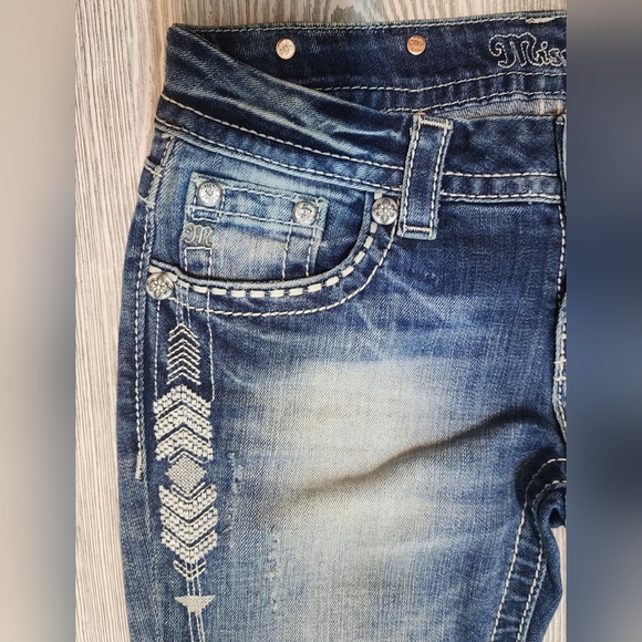 Miss Me Jean's - Picture 5 of 10